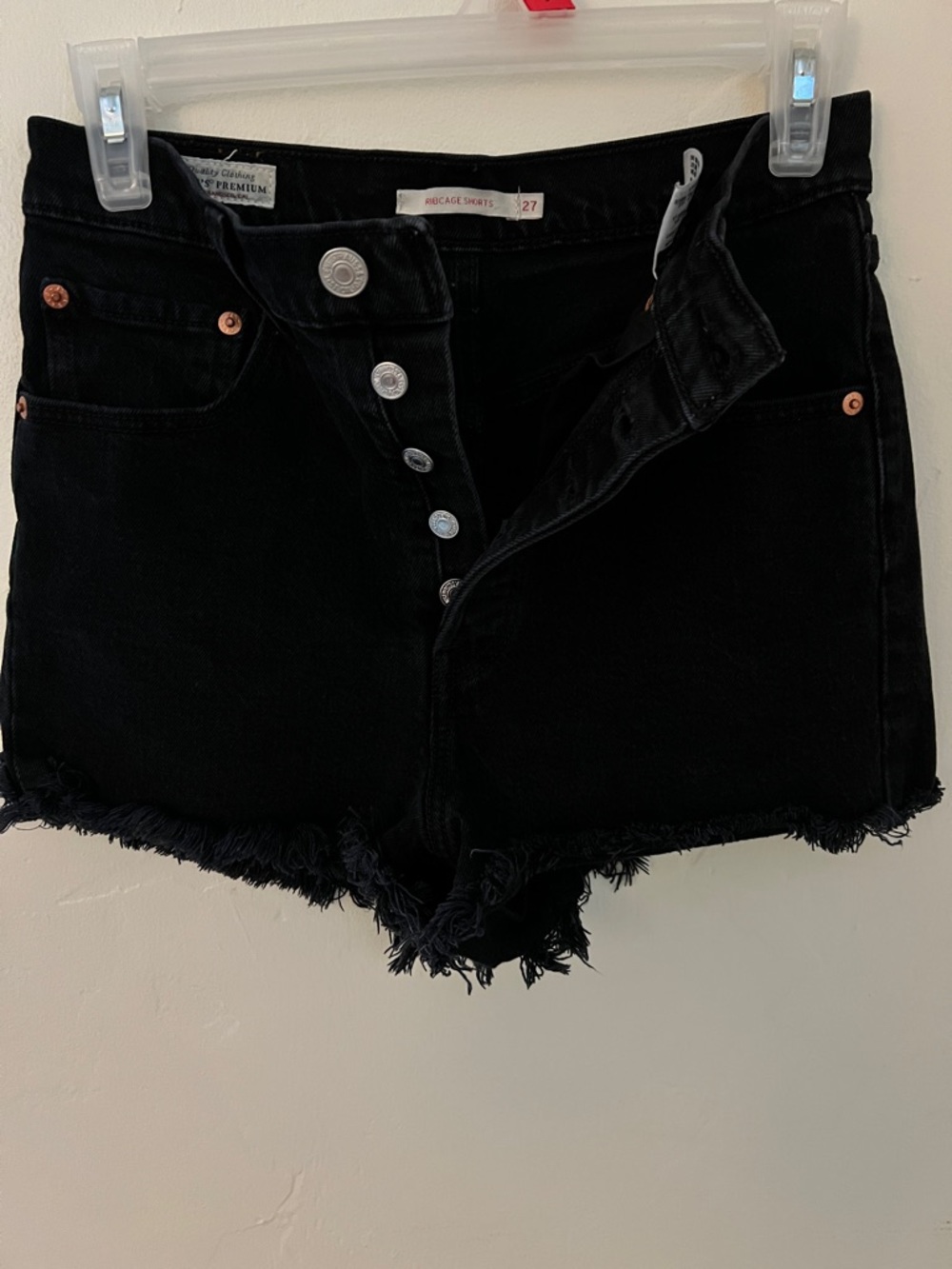 Levi’s Ribcage Black Jean Shorts - Picture 3 of 3